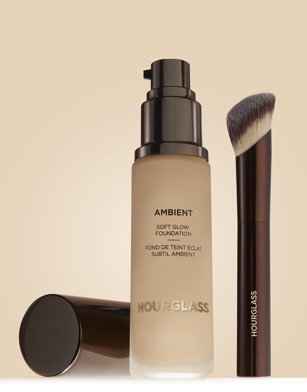 Hourglass Ambient Soft Glow Foundation Brush HOURGLASS