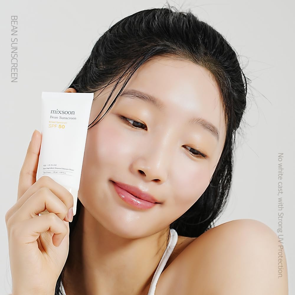 mixsoon Bean Sunscreen-Lightweight Airy Texture SPF 50 No Pilling Korean Sunscreen for Face, No White Cast, Non-Sticky Stocking Stuffers 50ml / 1.69 fl.oz. Korean Glass Skin Care (Bean, 1.69) mixsoon