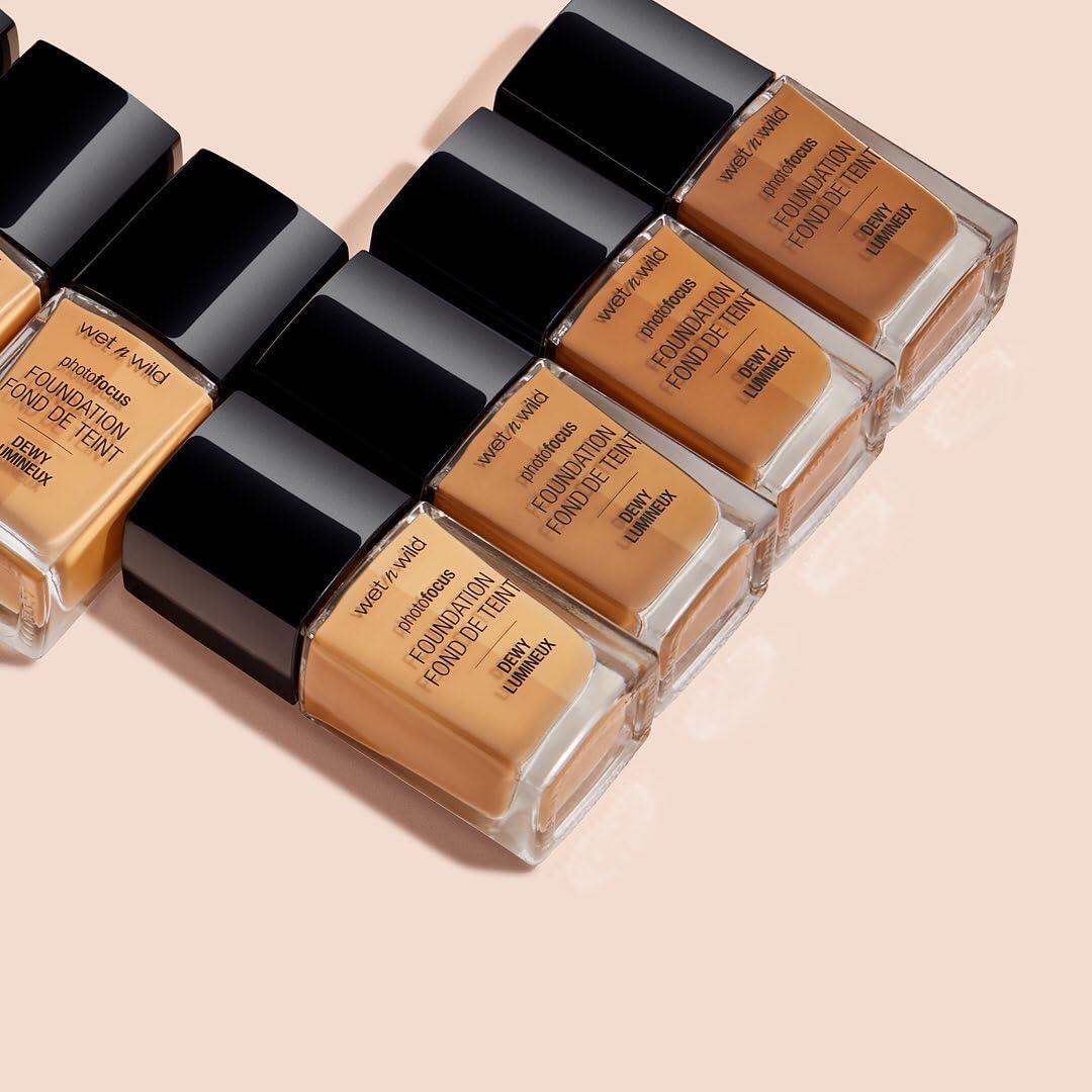 wet n wild Photo Focus Dewy Liquid Foundation Makeup, Soft Beige (Packaging May vary) wet n wild