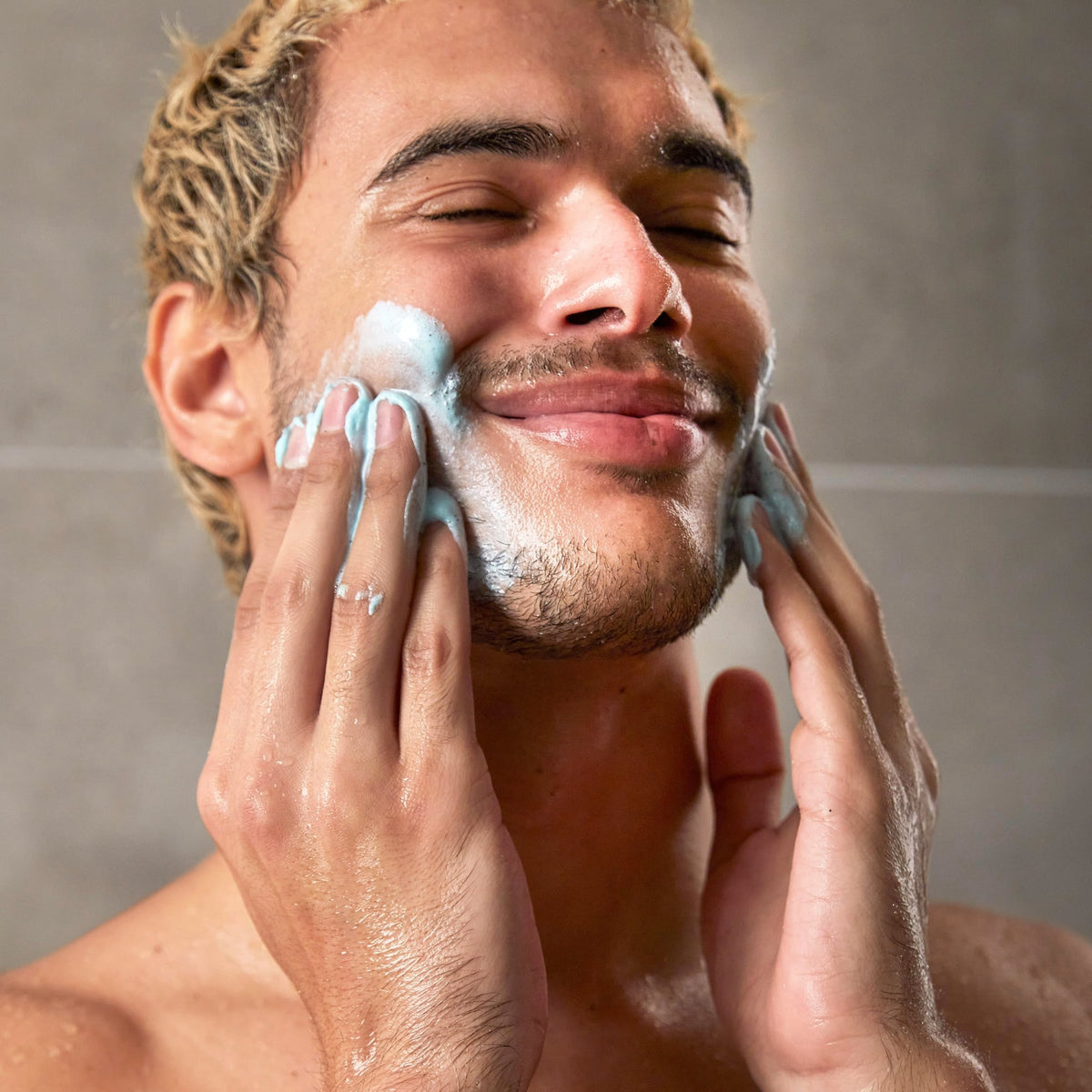 DOVE MEN + CARE Body and Face Scrub Eucalyptus Deeply Exfoliates for Hydrated & Nourished Skin 100% Gentle Cleanser, No Sulfate Cleansers or Parabens 9 oz DOVE MEN + CARE