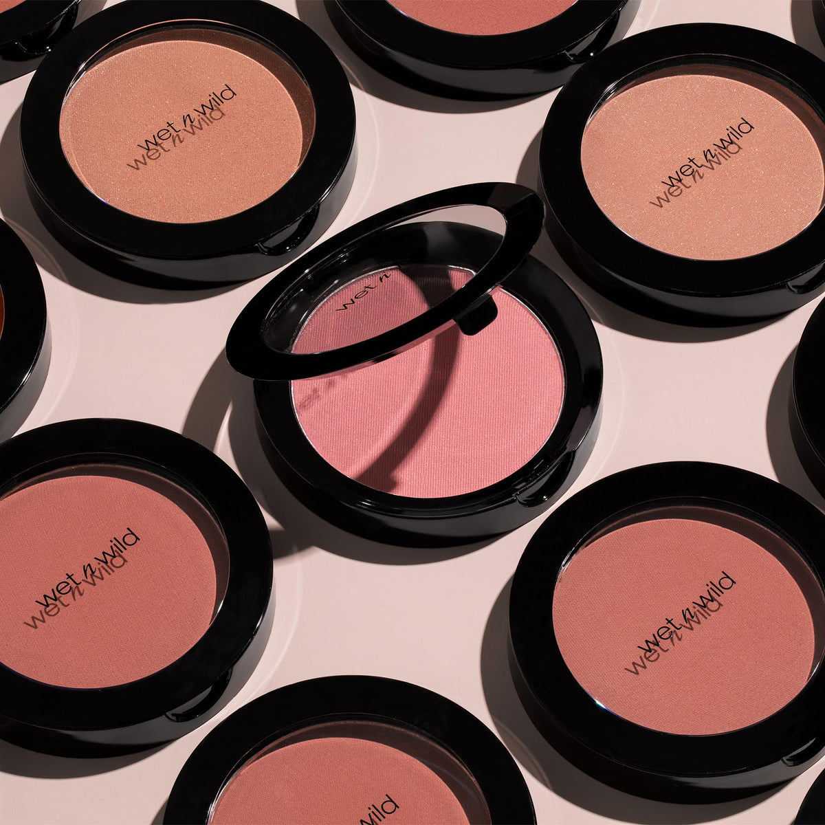 wet n wild Color Icon Blush, Effortless Matte Natural Sheer Glow & Seamless Blend, Luxuriously Infused Smooth Jojoba Oil, Cruelty-Free & Vegan - Pinch Me Pink wet n wild