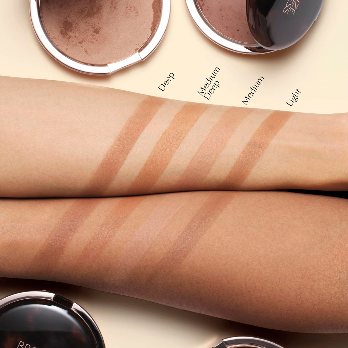 Estée Lauder Bronze Goddess Bronzer Powder | Matte Finish + Buildable Coverage, 0.74 Ounce, Medium Deep Estée Lauder