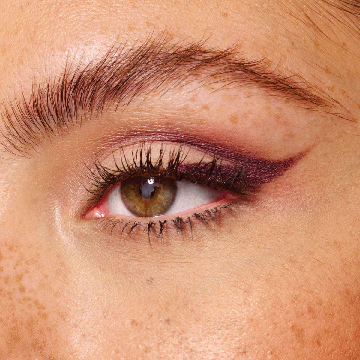 essence Stay & Play Gel Eyeliner Pencil (05 | Verry Berry), Vegan Essence Cosmetics